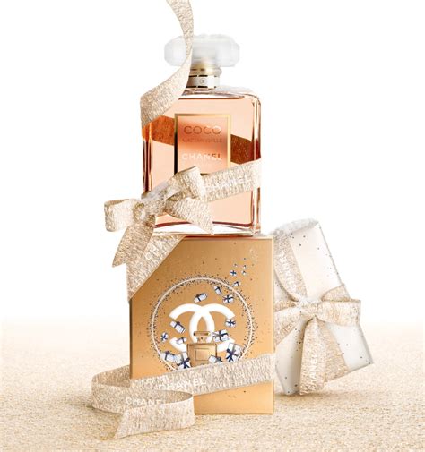 chanel mademoiselle christmas gift set.